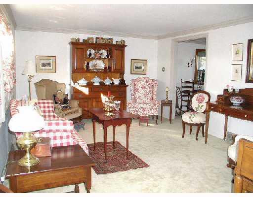 673 Blue Ridge Road Plum, PA 15239 - Photo 3 of 8 Living Room. NOTICE THE FRESH PAINT, THE CROWN MOULDING THE LARGE ROOM SIZE SO CONVENIENT SUNNY AND BRIGHT NOTE THE CROWN MOULDING AND WONDERFUL WINDOW IN THE FRONT