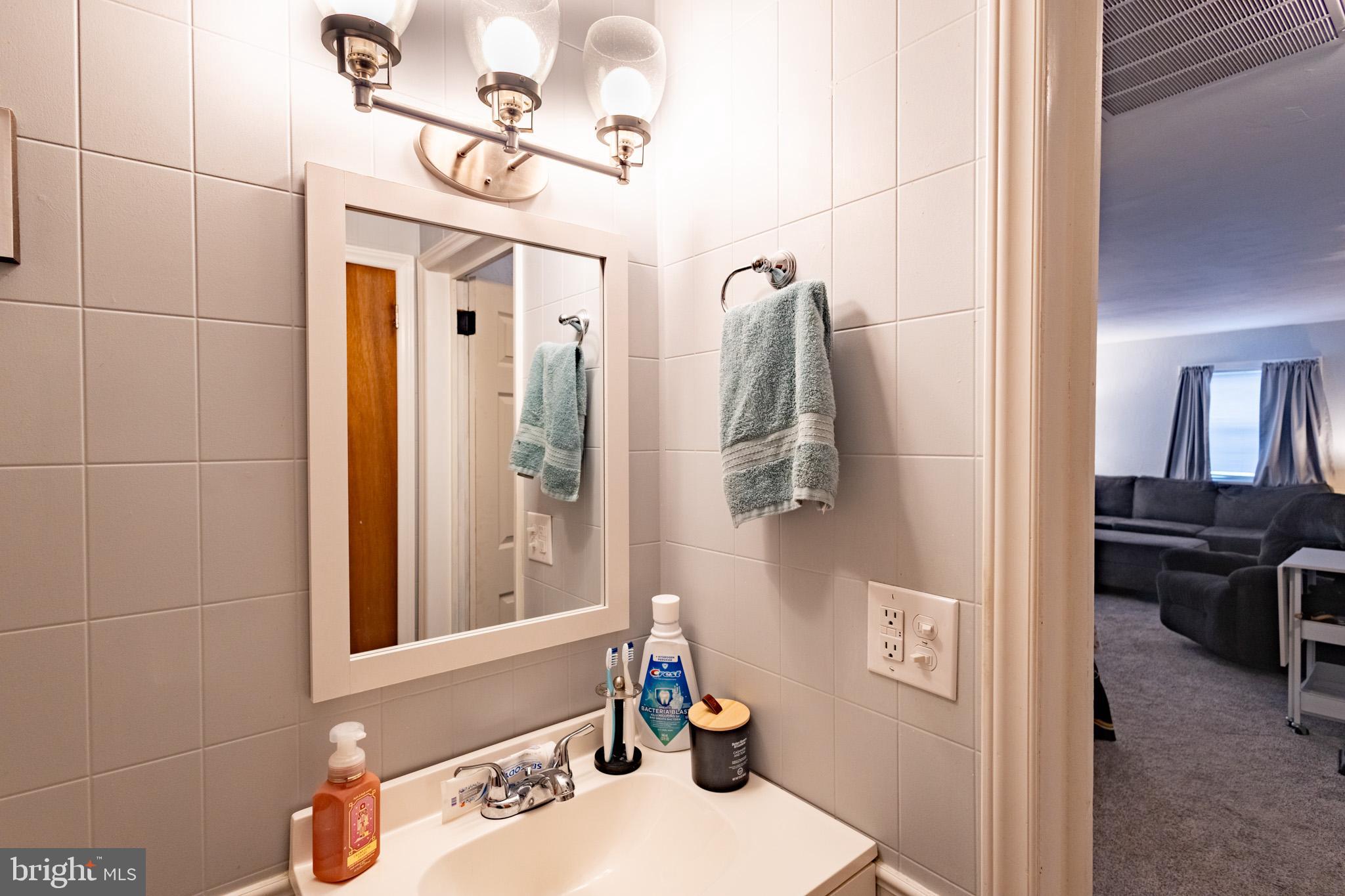 1421 Sandhill Road Lebanon, PA 17046 - Photo 18 of 36 First floor full bathroom