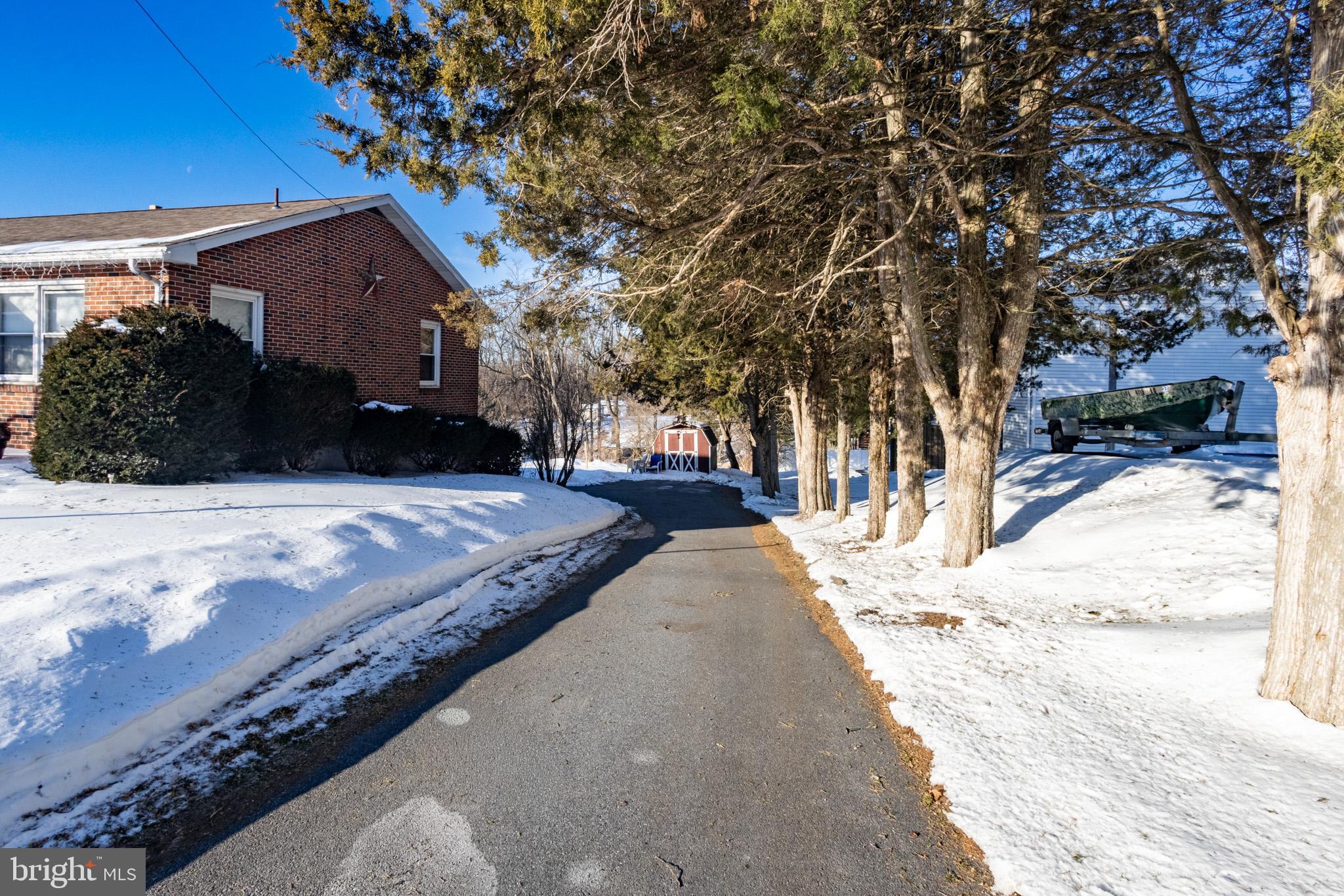1421 Sandhill Road Lebanon, PA 17046 - Photo 34 of 36 Driveway