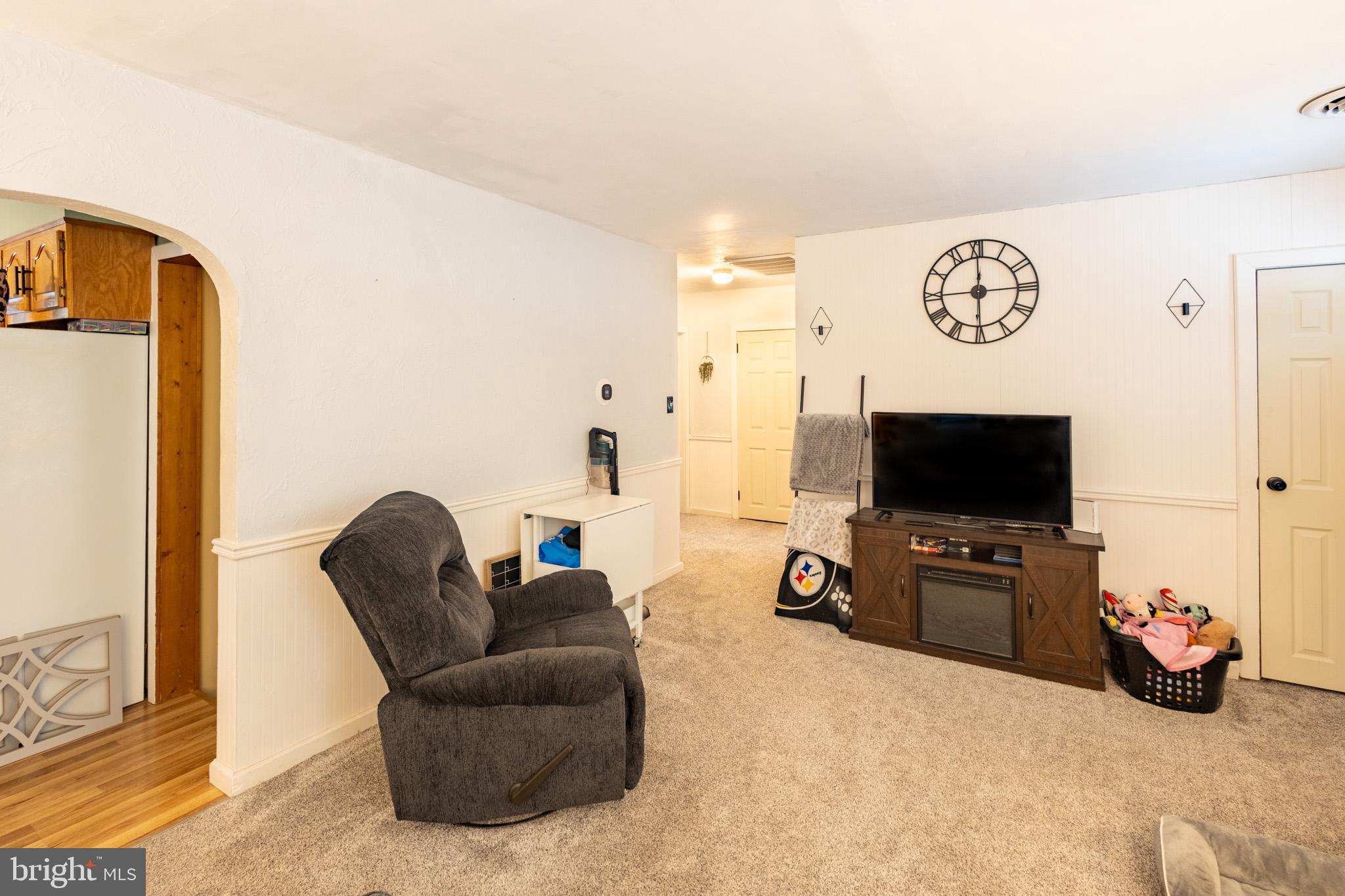 1421 Sandhill Road Lebanon, PA 17046 - Photo 7 of 36 Living room