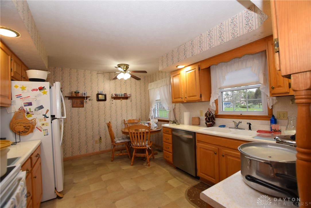 2126 Liberty Road New Carlisle, OH 45344 - Photo 8 of 43