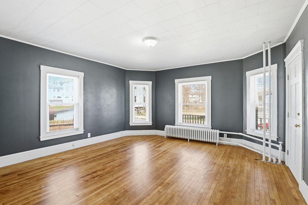 79 Cambridge Street Fall River, MA 02721 - Photo 4 of 41