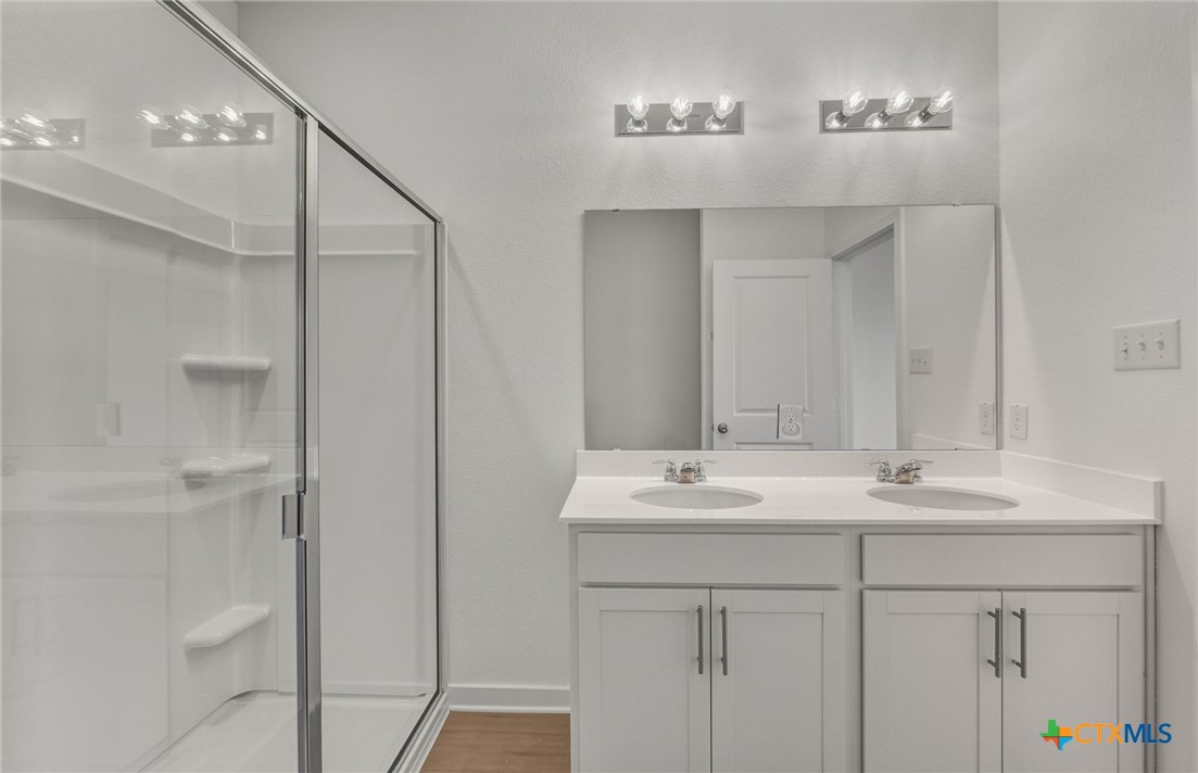 3019 Titus Court Temple, TX 76501 - Photo 10 of 18 Primary Bathroom