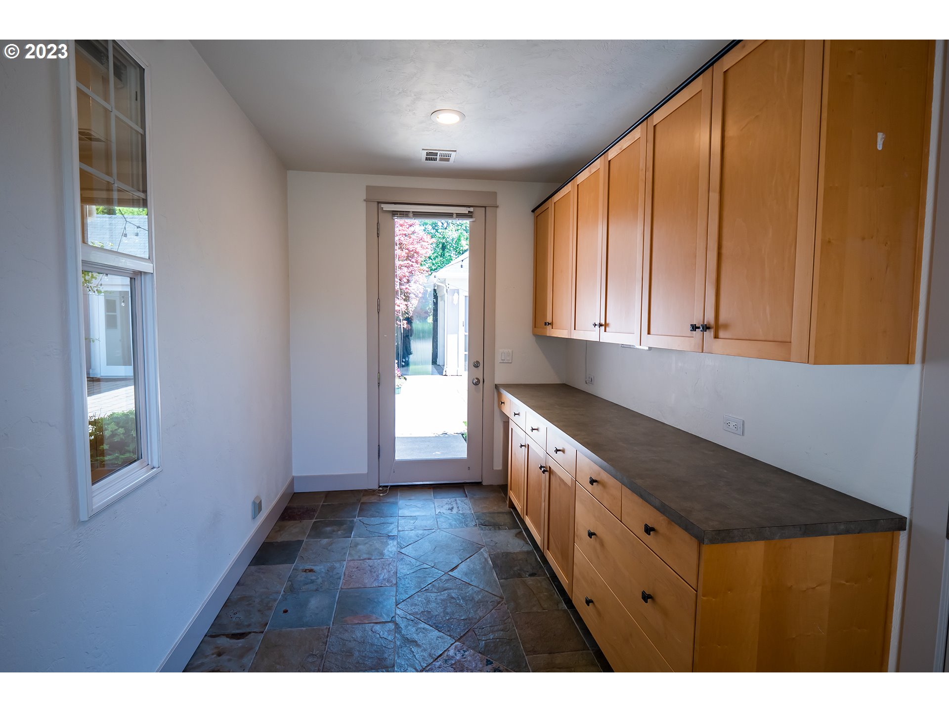 1318 Brickley Road Eugene, OR 97401 - Photo 21 of 32 Gallery Image 21
