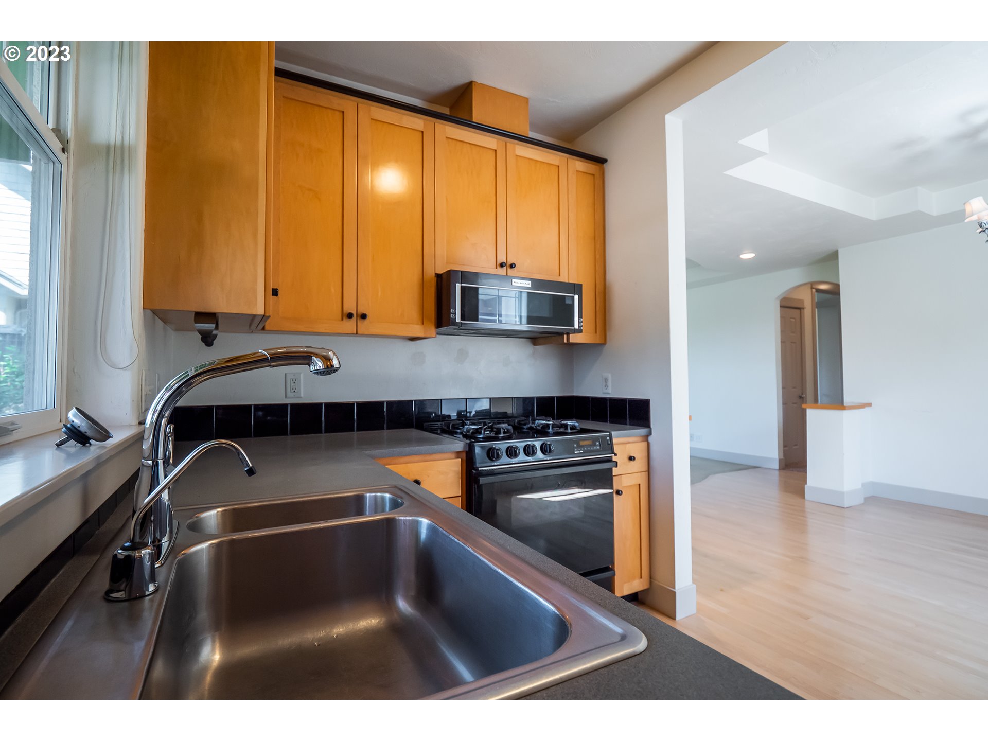 1318 Brickley Road Eugene, OR 97401 - Photo 3 of 32 Gallery Image 3