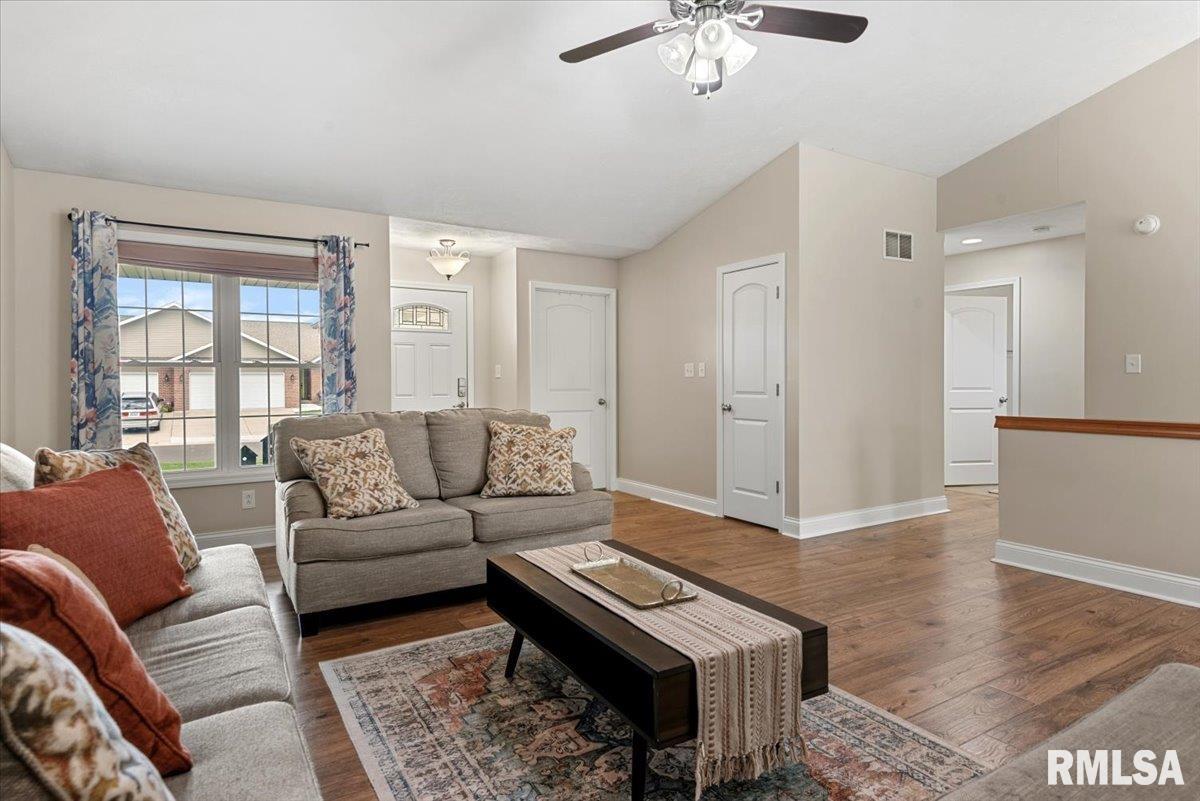 2907 Cindy Lane Springfield, IL 62711 - Photo 4 of 33