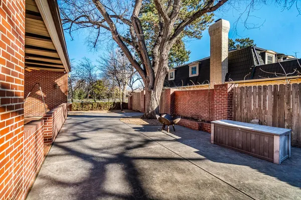 $749,000 | 2205 South Julian Boulevard, Amarillo, TX 79102