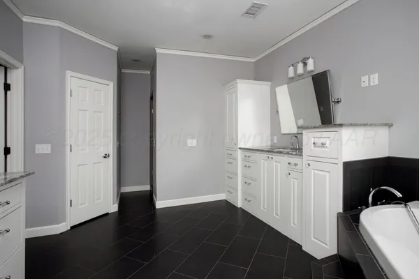 $849,000 | 2205 South Julian Boulevard, Amarillo, TX 79102