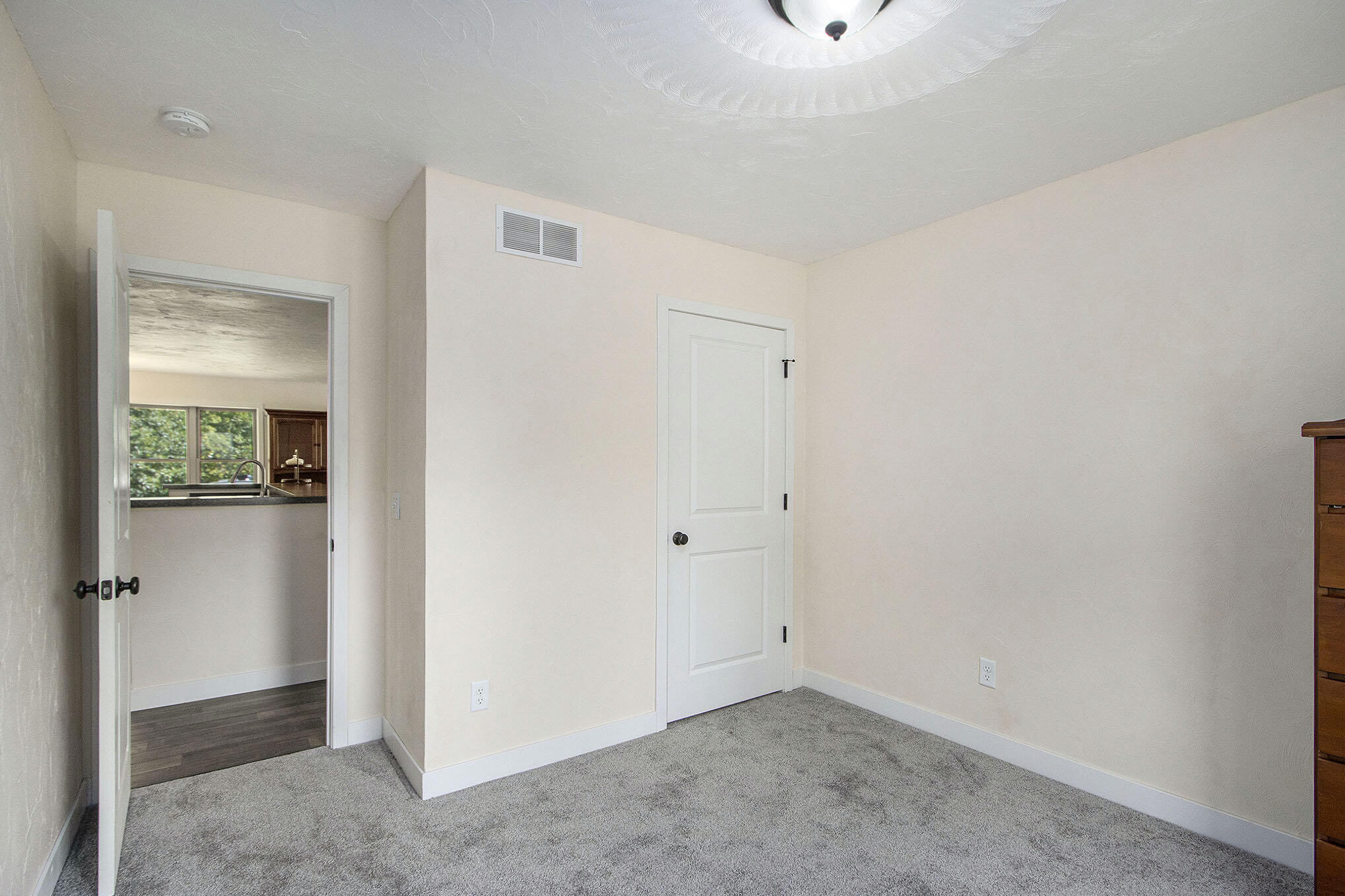 217 Corwin Meadows Drive Lawrence, MI 49064 - Photo 15 of 21 016_217corwin_32_26