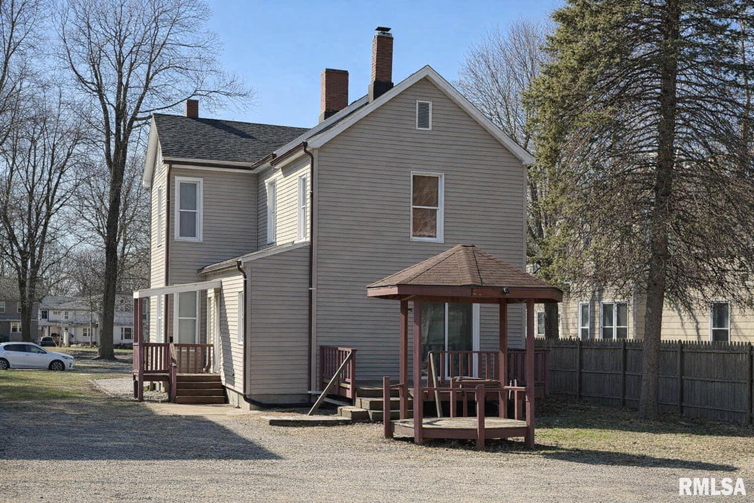 1212 North Sheridan Road Peoria, IL 61606 - Photo 2 of 11