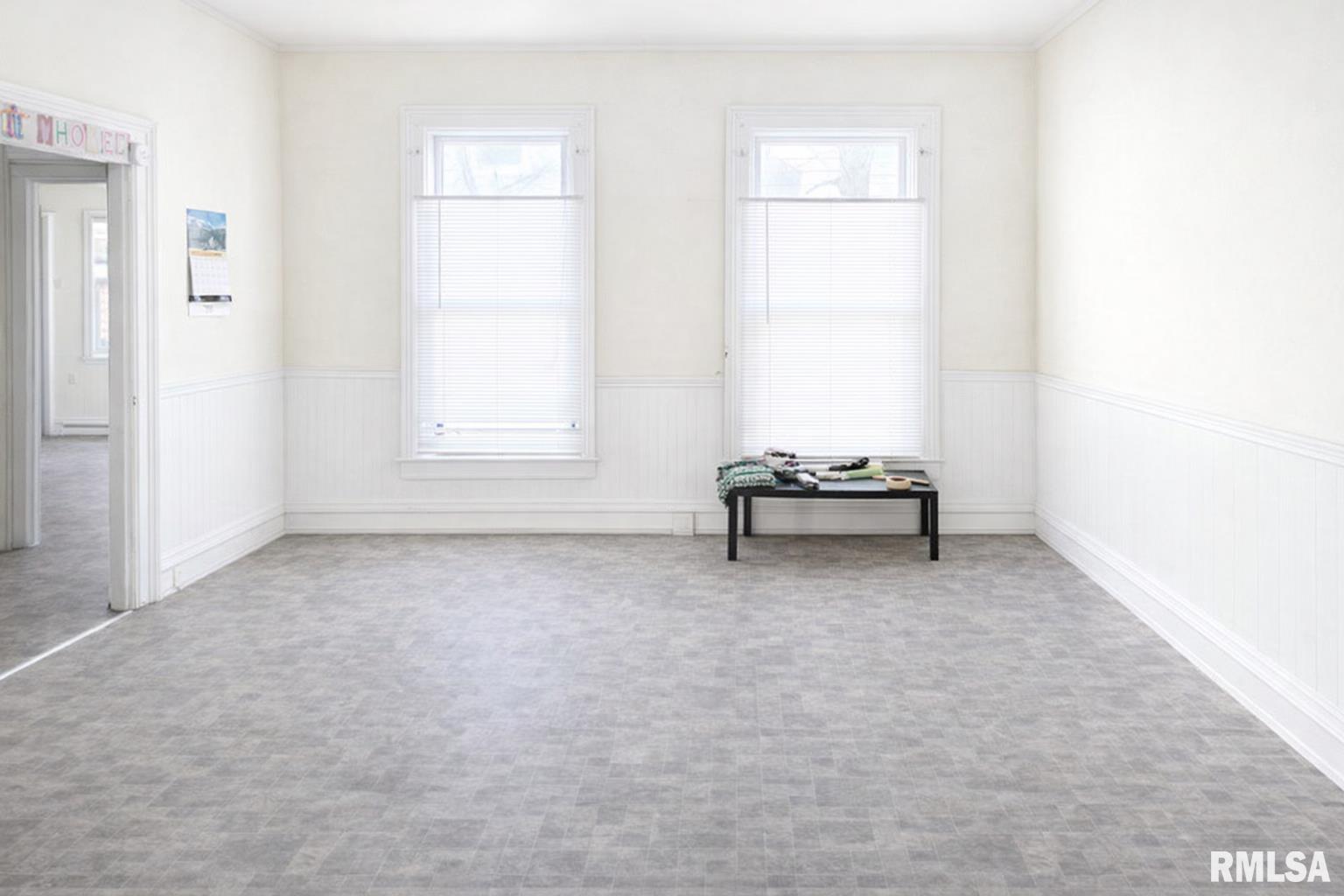 1212 North Sheridan Road Peoria, IL 61606 - Photo 8 of 11