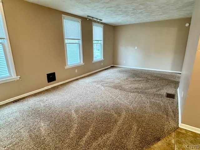 316 Washington Avenue Oneida, NY 13421 - Photo 10 of 34 Huge living room