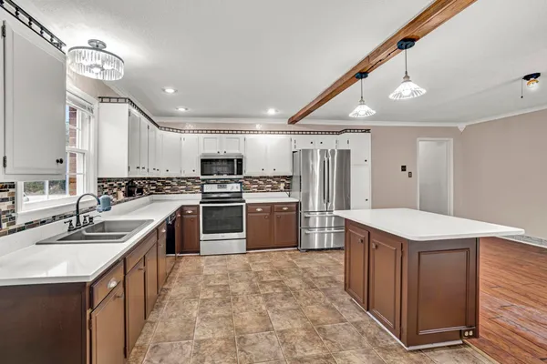 $315,999 | 1605 East Durst Avenue, Greenwood, SC 29649