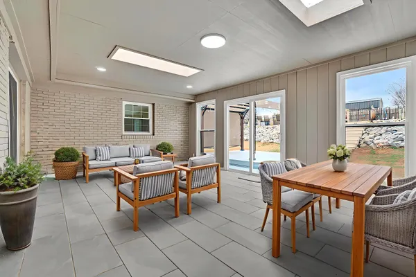 $315,999 | 1605 East Durst Avenue, Greenwood, SC 29649