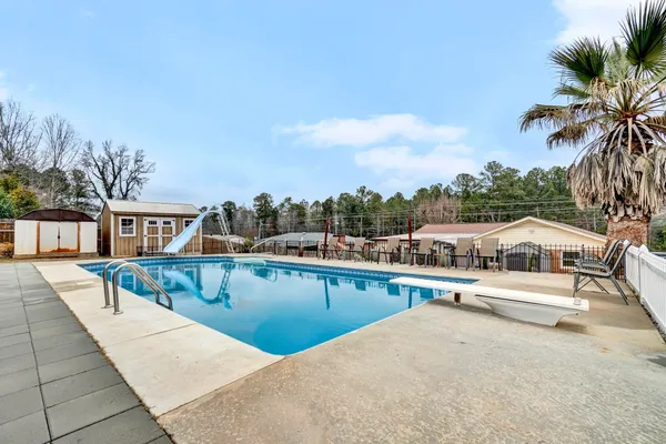 $315,999 | 1605 East Durst Avenue, Greenwood, SC 29649