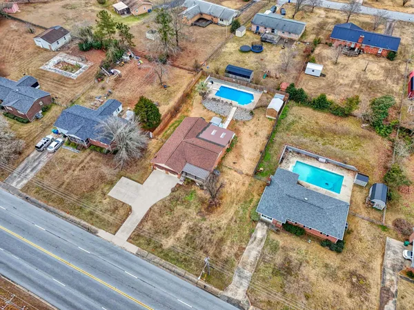 $315,999 | 1605 East Durst Avenue, Greenwood, SC 29649