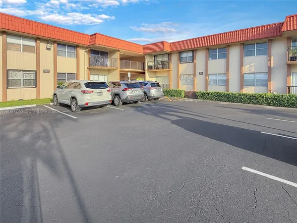 $2,100 | 10411 Southwest 108th Avenue, Unit 251, Miami, FL 33176