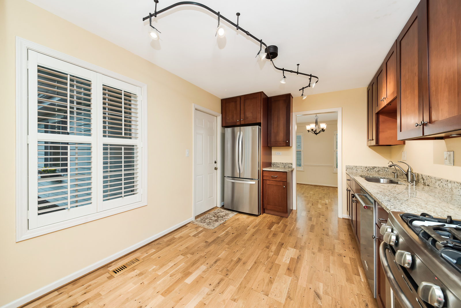 Undisclosed Address Winfield, IL 60190 - Photo 4 of 21