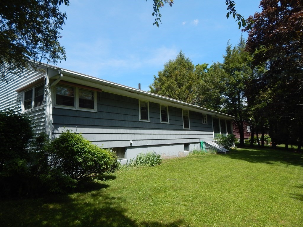 18 Chevy Chase Road Worcester, MA 01606 - Photo 3 of 22 Gallery Image 3