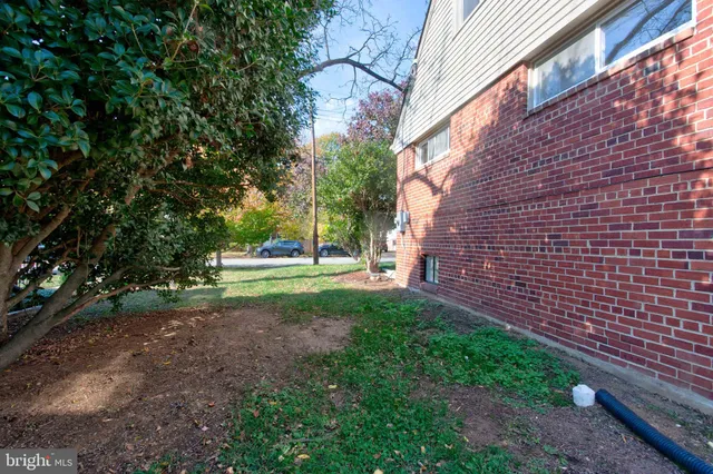 $4,000 | 495 North Pickett Street, Alexandria, VA 22304