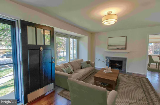 $4,000 | 495 North Pickett Street, Alexandria, VA 22304