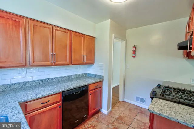 $4,000 | 495 North Pickett Street, Alexandria, VA 22304