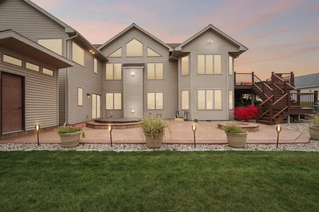 $899,900 | 6784 Tartan Trail, Sun Prairie, WI 53590