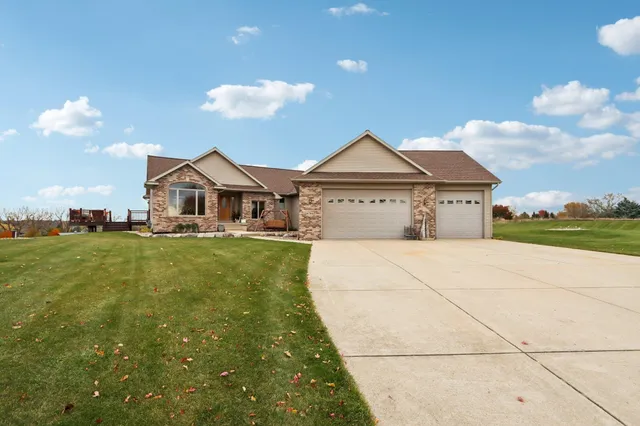 $899,900 | 6784 Tartan Trail, Sun Prairie, WI 53590