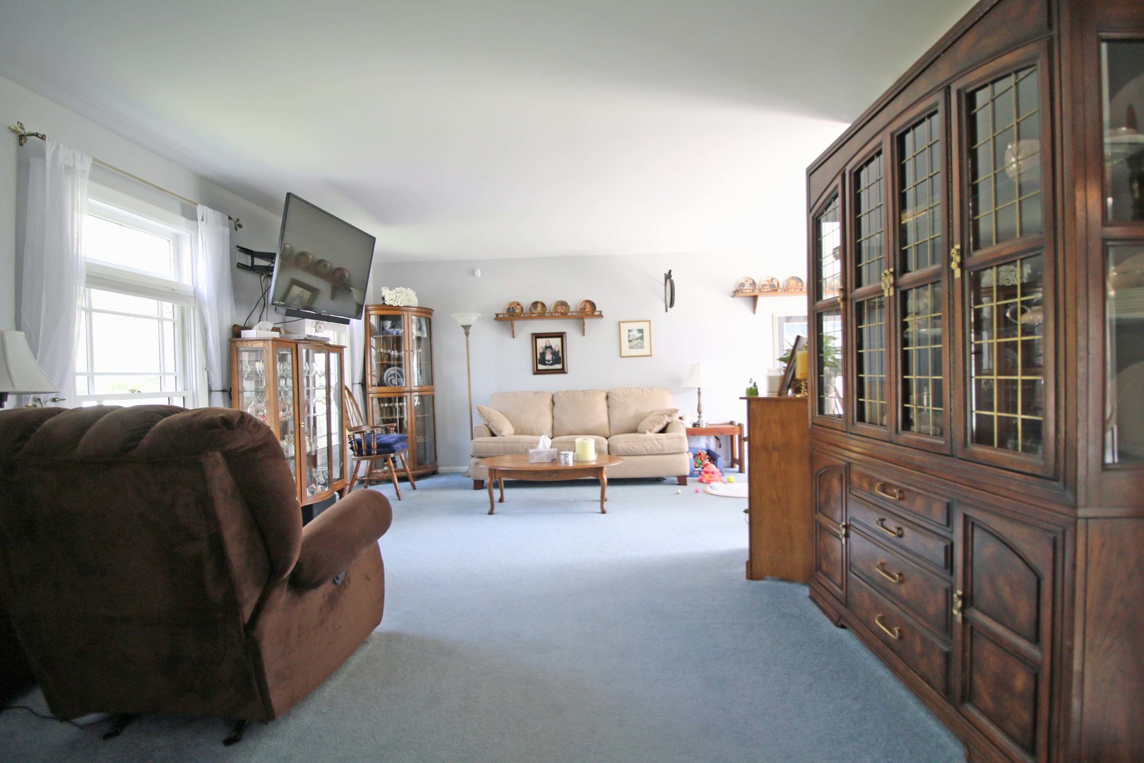 973 Stuart Drive Bartlett, IL 60103 - Photo 2 of 21