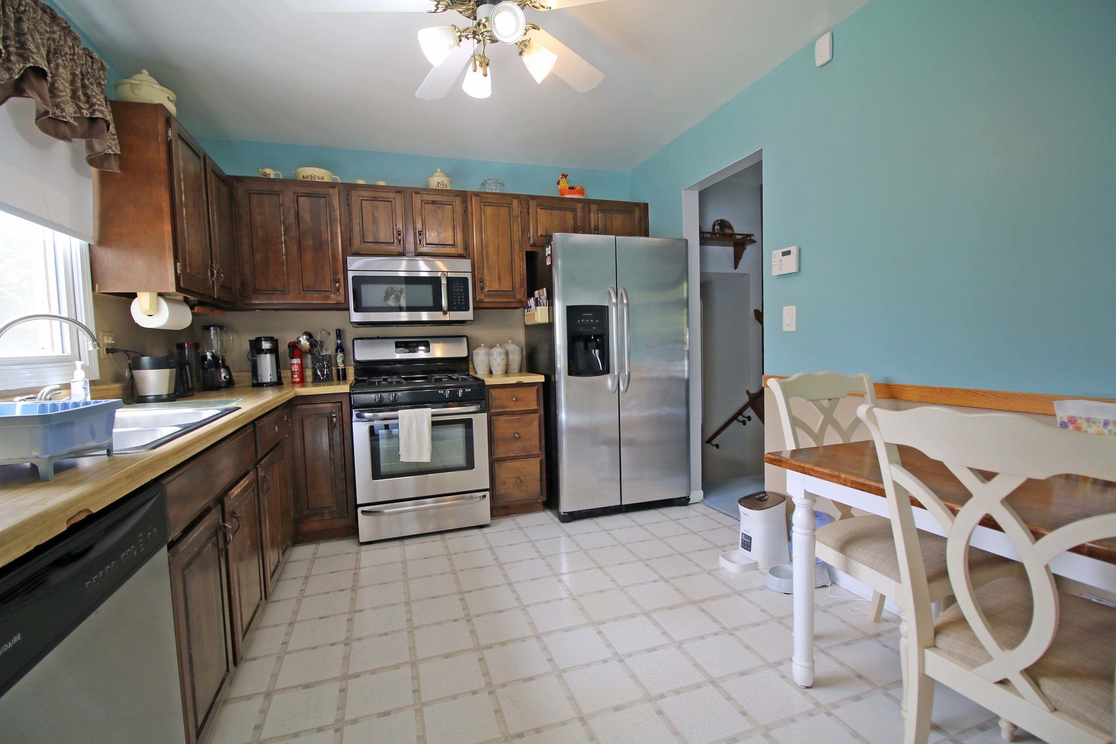 973 Stuart Drive Bartlett, IL 60103 - Photo 6 of 21