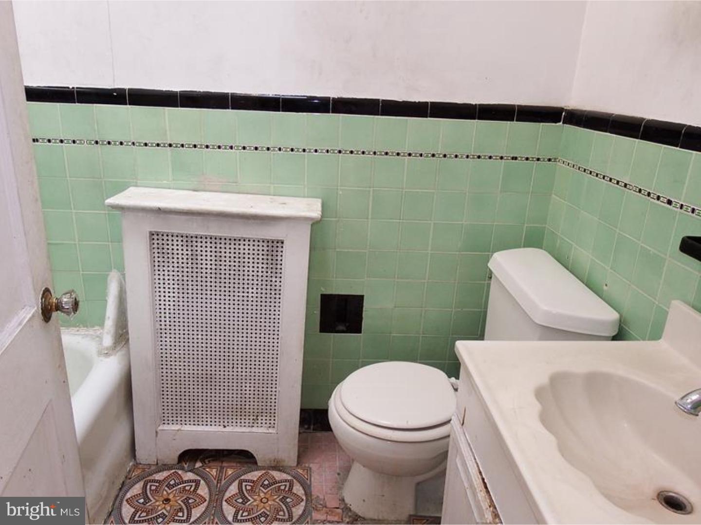 276 Copley Road Upper Darby, PA 19082 - Photo 12 of 14