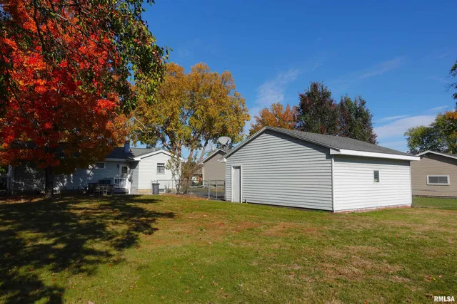 $120,000 | 1450 Bridge Avenue, Galesburg, IL 61401