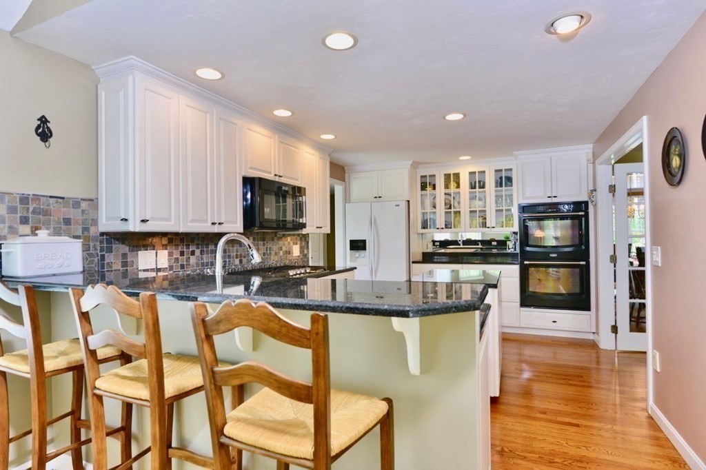 26 Spy Glass Hill Road Barnstable, MA 02675 - Photo 8 of 42 Gallery Image 8