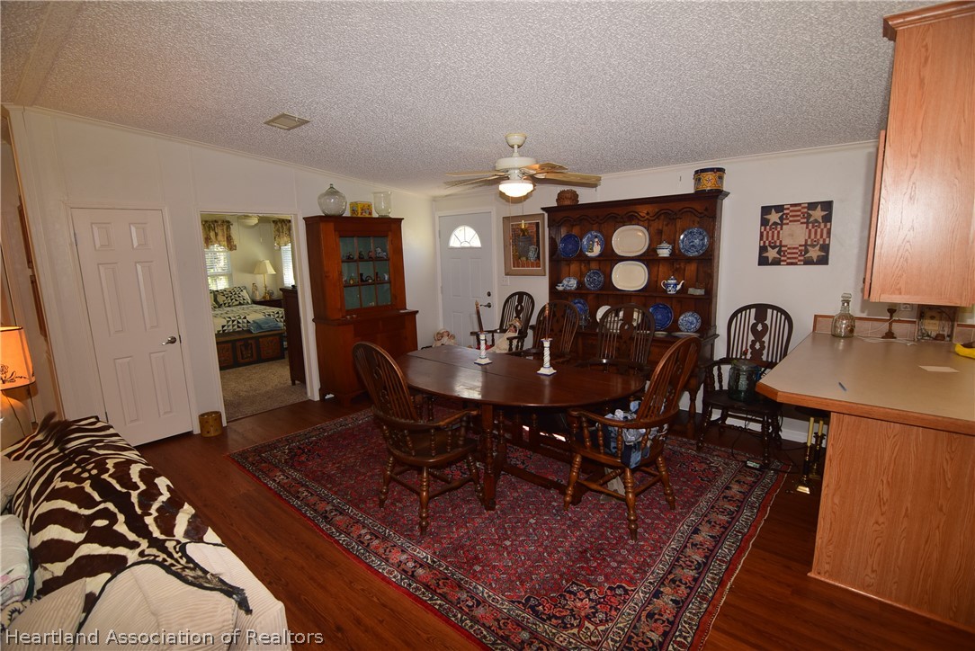 3124 White Oak Road Lorida, FL 33857 - Photo 12 of 34 a view of a dining room with furniture
