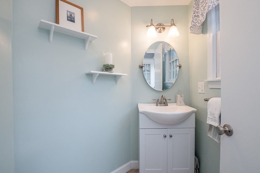 130 Ledgewood Road Dedham, MA 02026 - Photo 19 of 42 Gallery Image 19