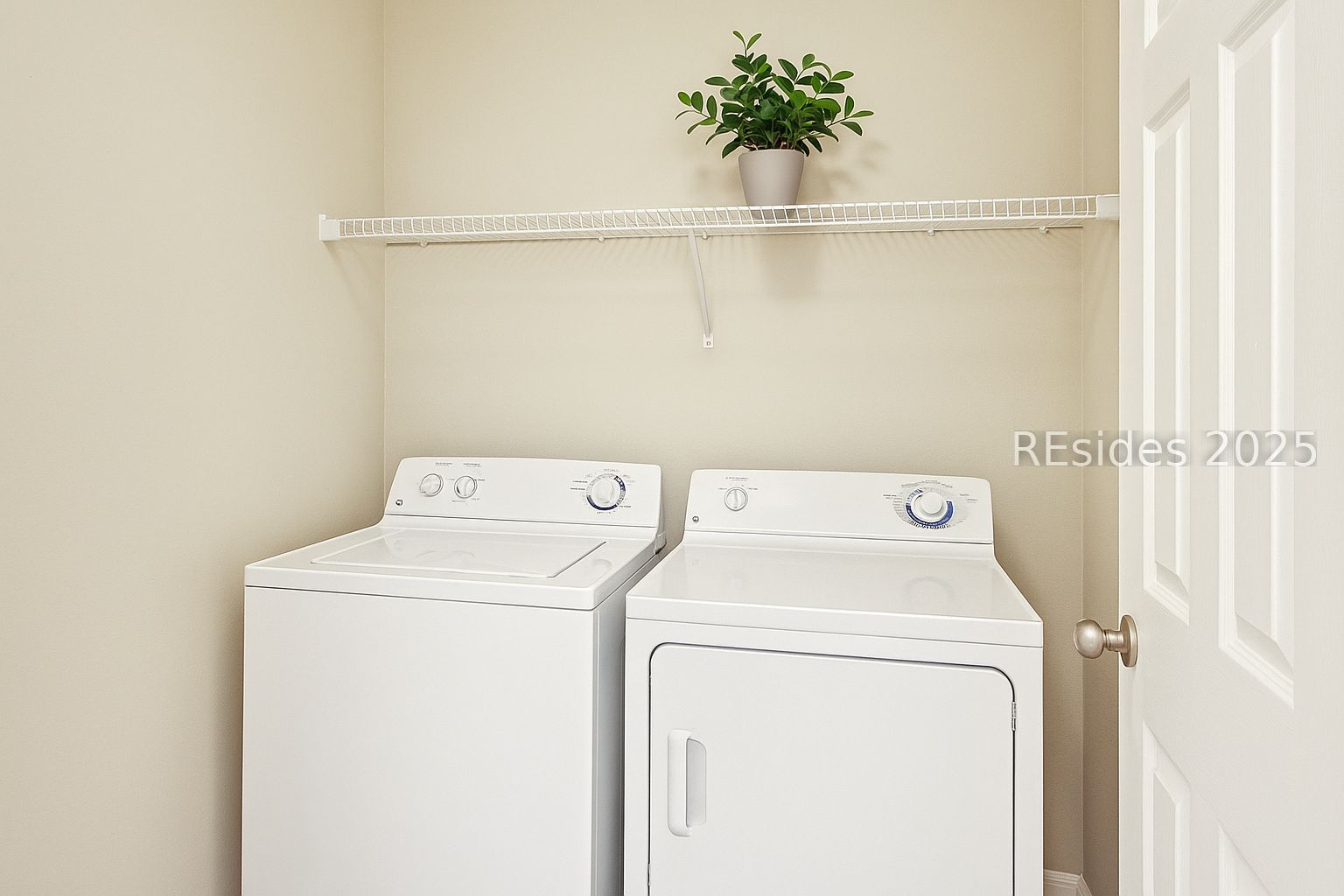 380 Marshland Road, Unit H27 Hilton Head Island, SC 29926 - Photo 15 of 36 Laundry Area in Second Bathroom