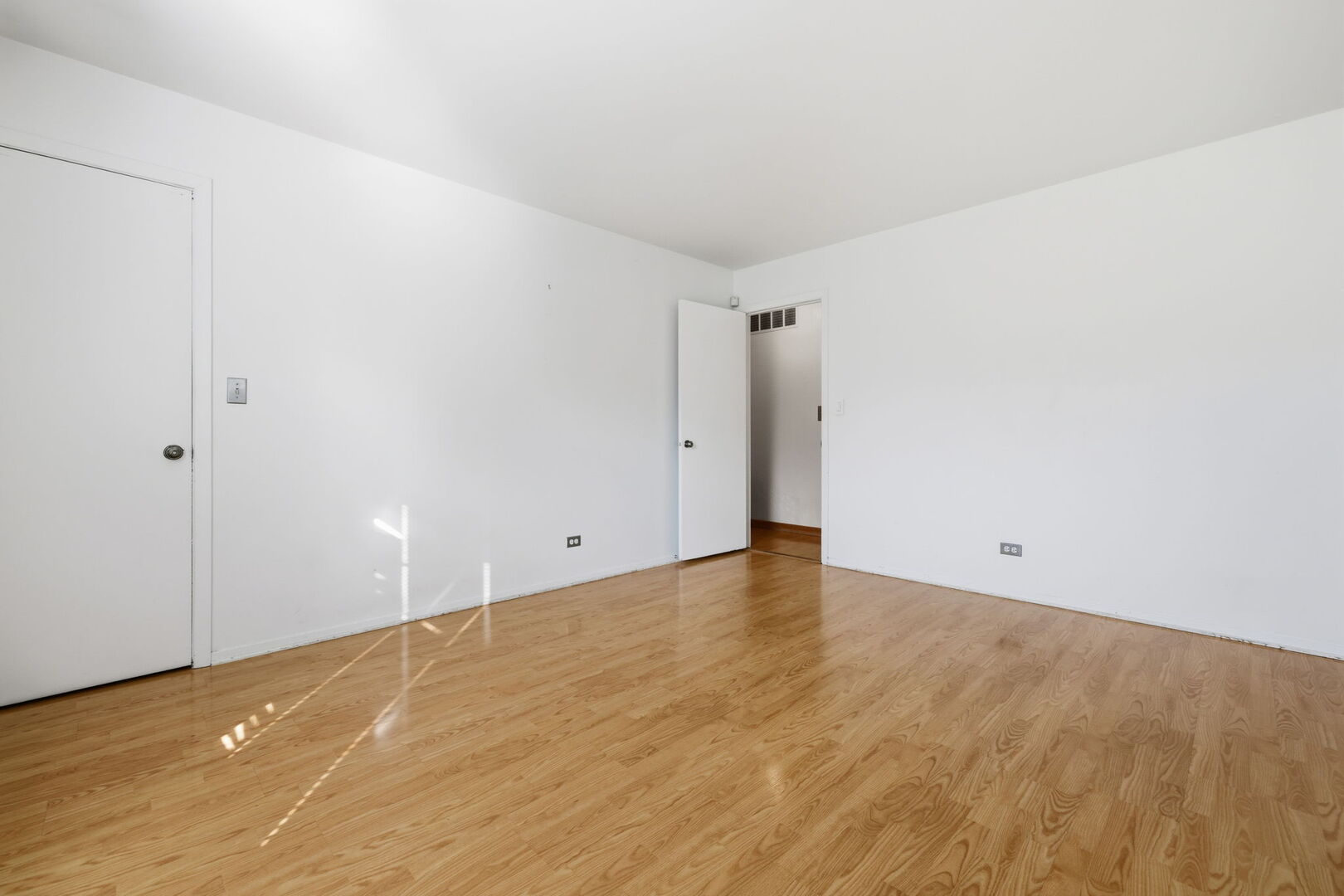 69 Alice Lane Algonquin, IL 60102 - Photo 9 of 14 a view of an empty room