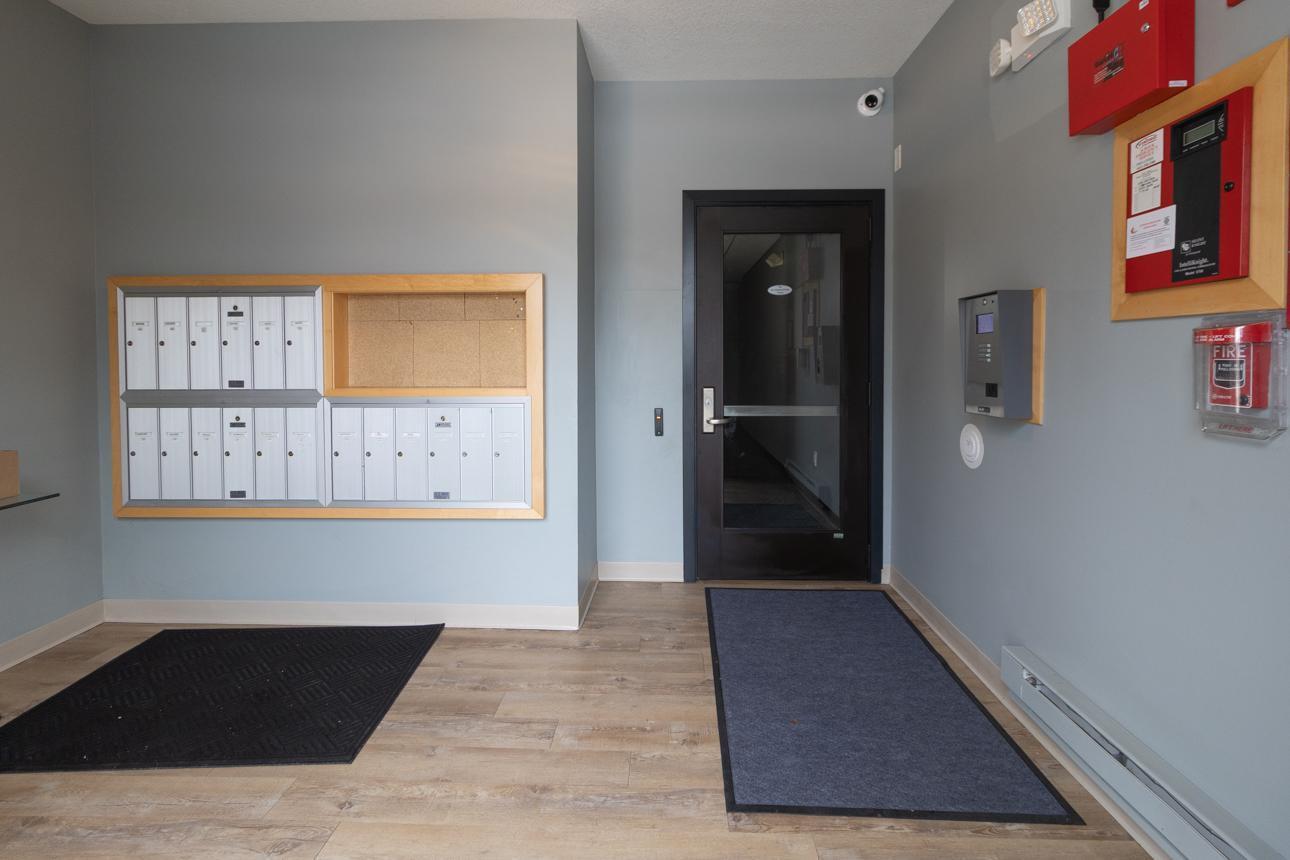 10806 South Shore Drive, Unit 109 Plymouth, MN 55441 - Photo 26 of 32