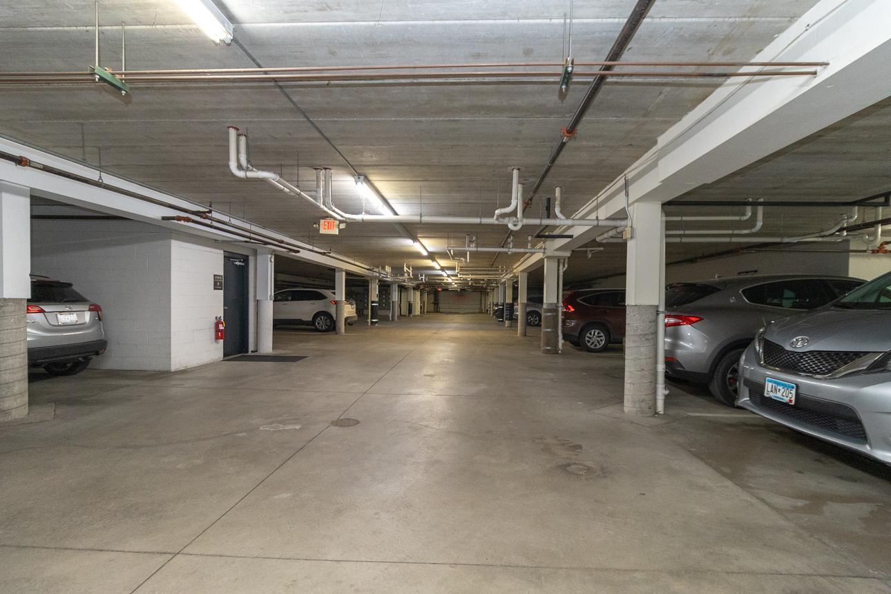 10806 South Shore Drive, Unit 109 Plymouth, MN 55441 - Photo 27 of 32