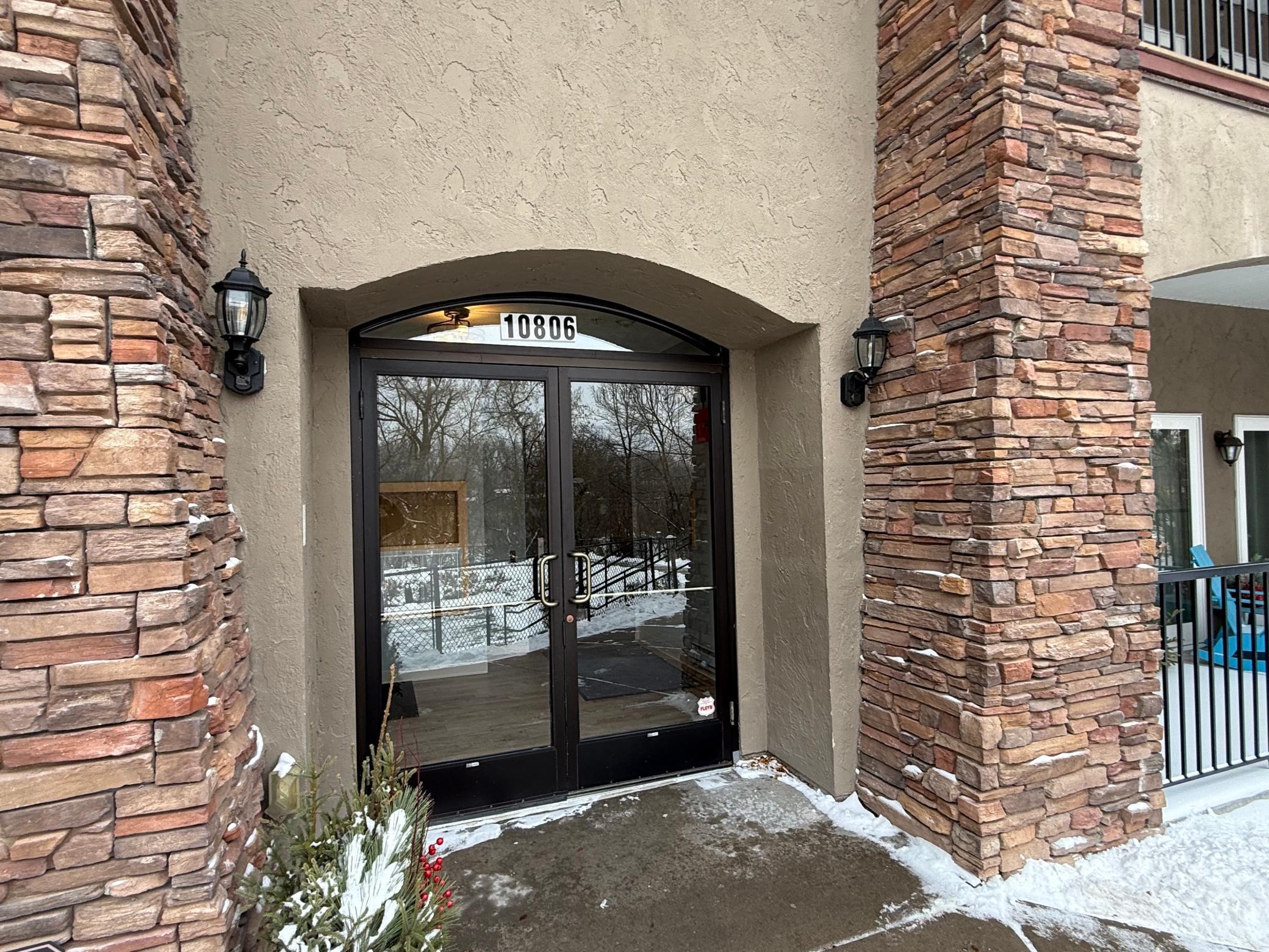 10806 South Shore Drive, Unit 109 Plymouth, MN 55441 - Photo 31 of 32