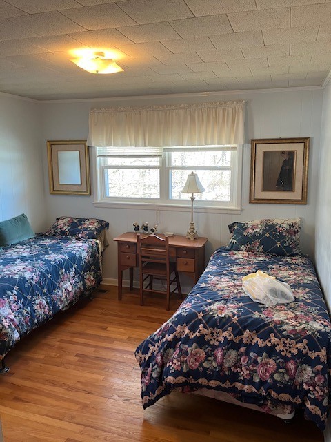 2442 Sherwood Road Sewanee, TN 37375 - Photo 5 of 11 a bedroom with bed and window
