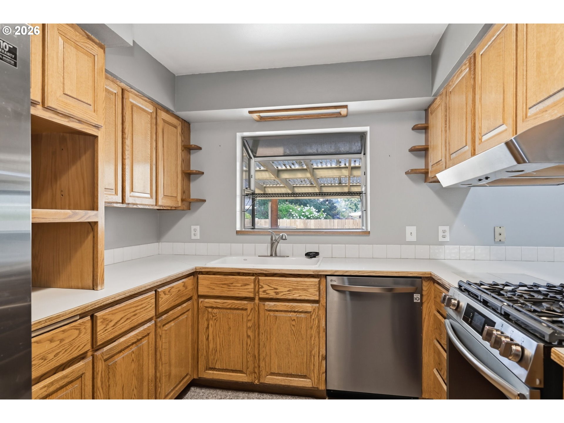 2710 Crocker Road Eugene, OR 97404 - Photo 10 of 34 Gallery Image 10