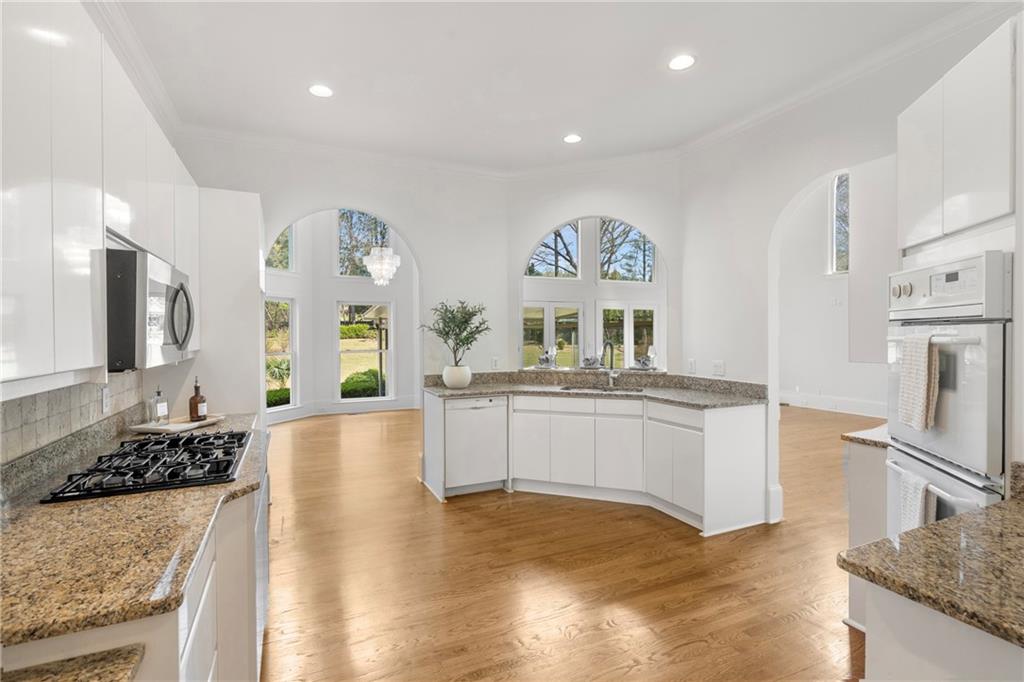 10610 Montclair Way Duluth, GA 30097 - Photo 33 of 85