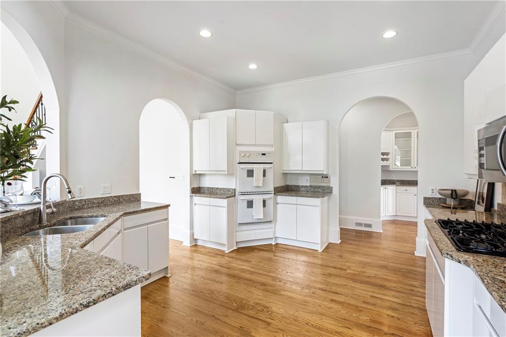 10610 Montclair Way Duluth, GA 30097 - Photo 36 of 85