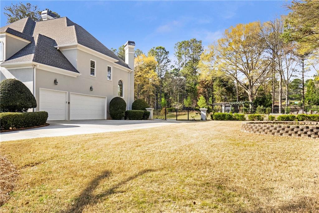 10610 Montclair Way Duluth, GA 30097 - Photo 5 of 85