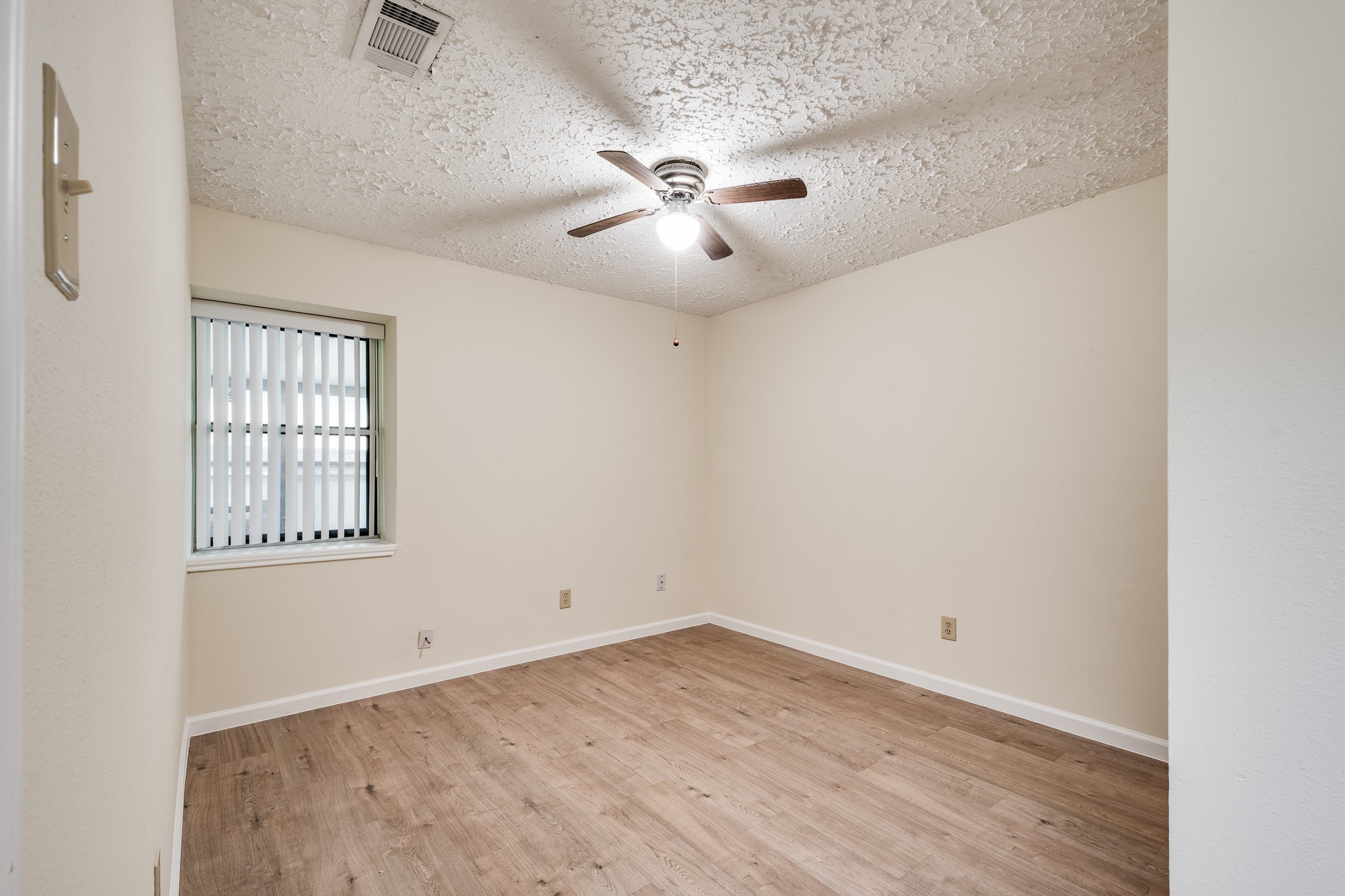 17 Crestbriar Court Baytown, TX 77521 - Photo 17 of 32