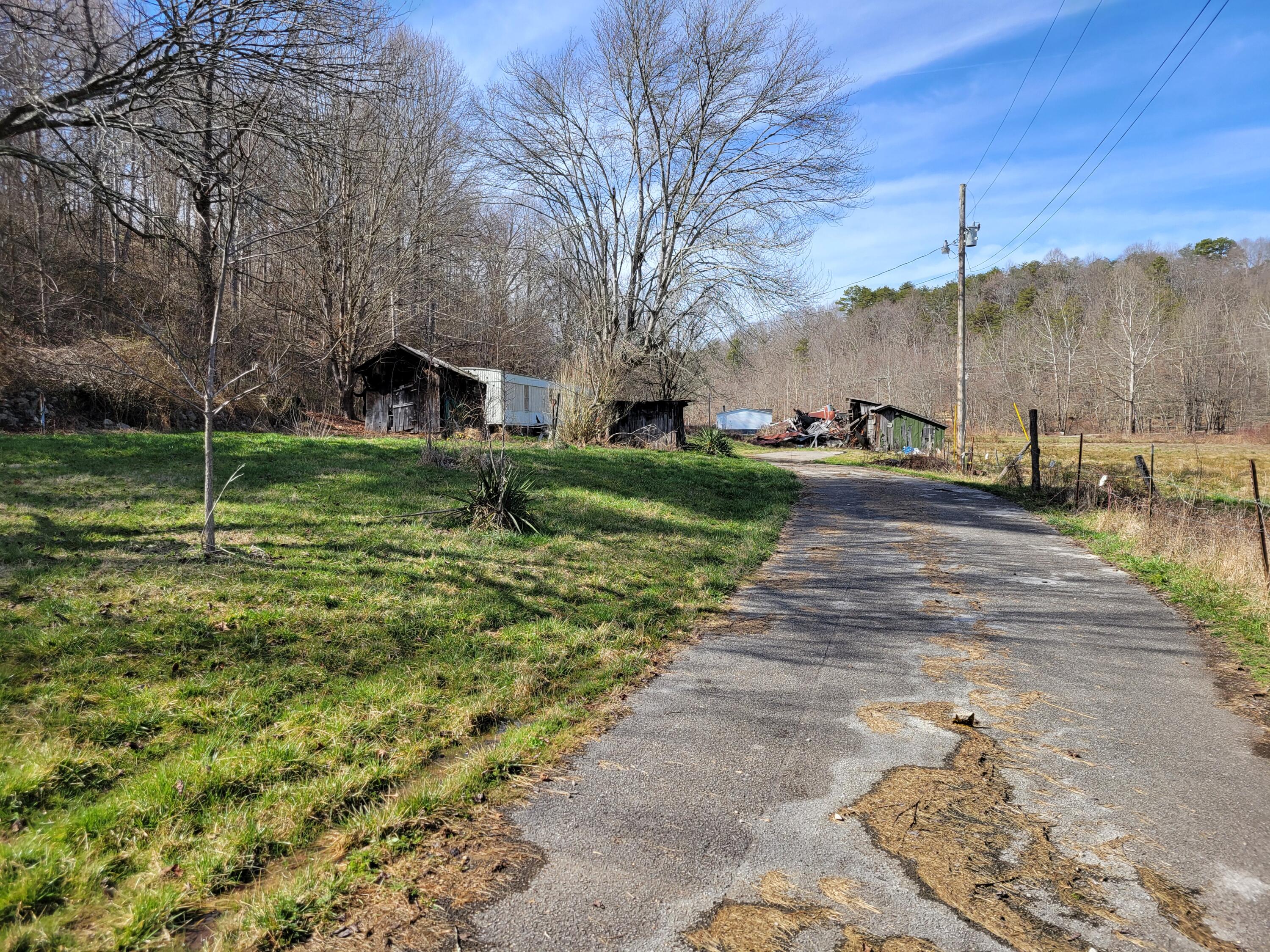 999 Slate Lick Church Road London, KY 40741 - Photo 7 of 10 20240229_143435