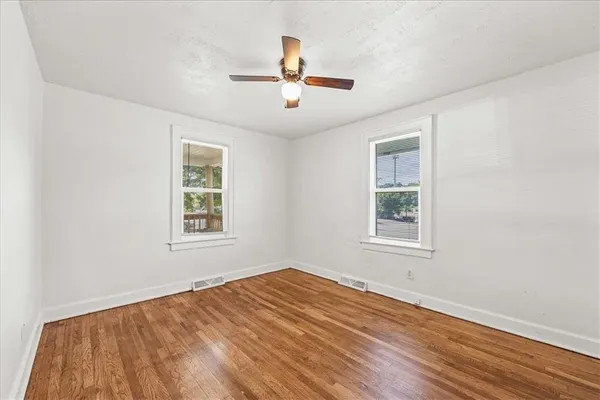 $200,000 | 1116 South Woodland Avenue, Independence, MO 64050