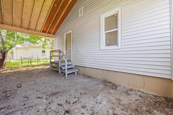 $200,000 | 1116 South Woodland Avenue, Independence, MO 64050