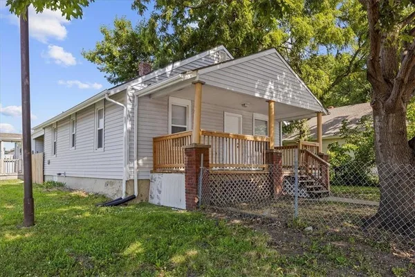 $200,000 | 1116 South Woodland Avenue, Independence, MO 64050